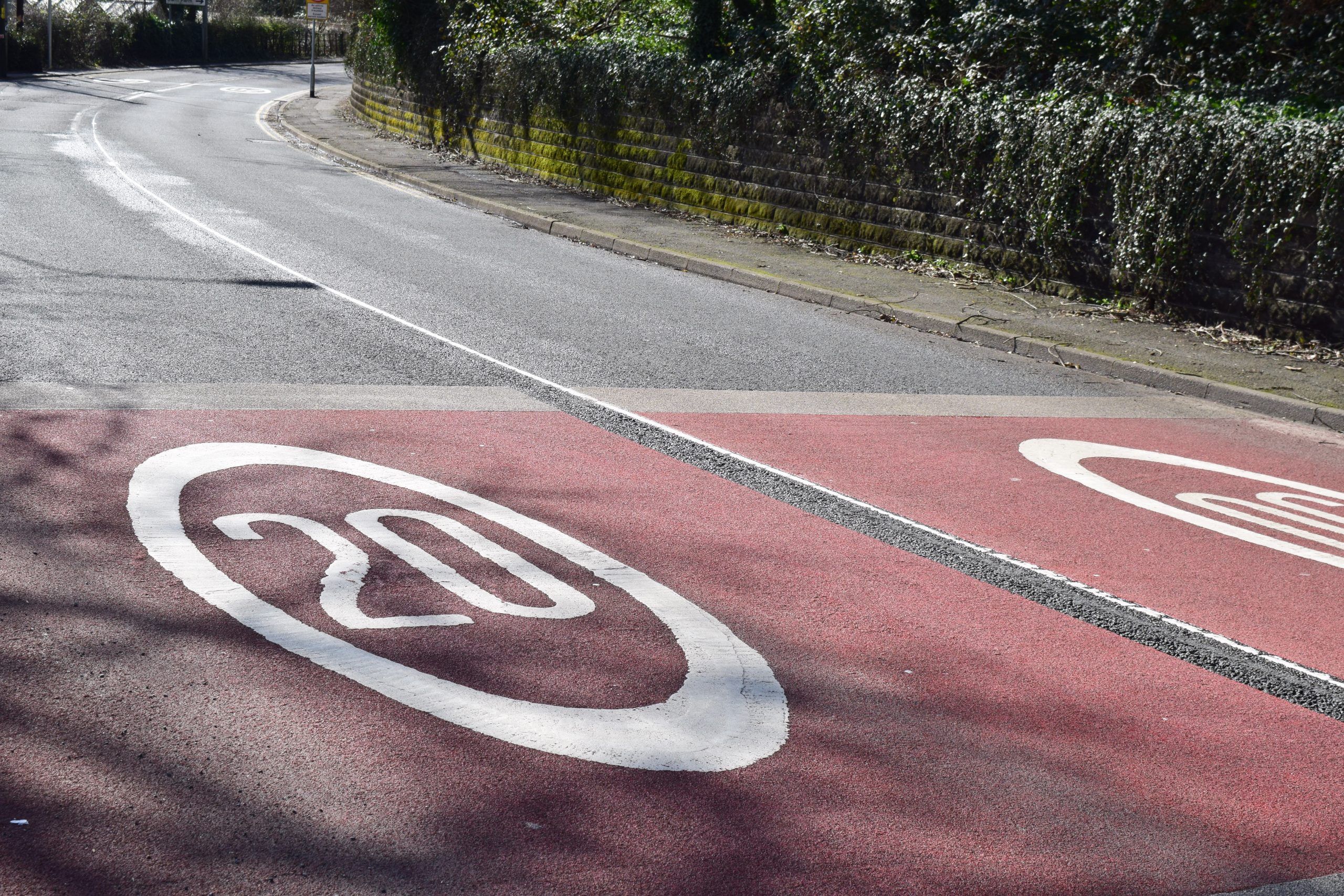 20mph painted on road surface